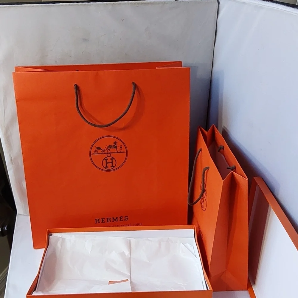 HERMÈS PARIS‎ BAGS & BOX CLOSET STORAGE /ORGANIZER